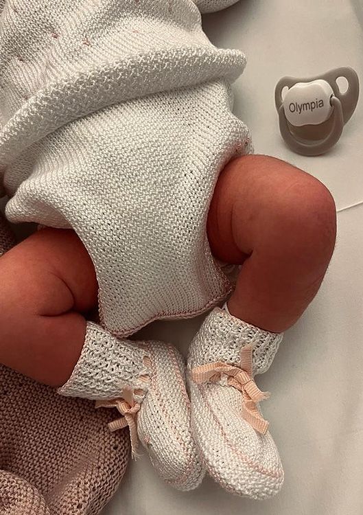 Primera fotografía de Olympia, quinta hija de Andrés Iniesta 