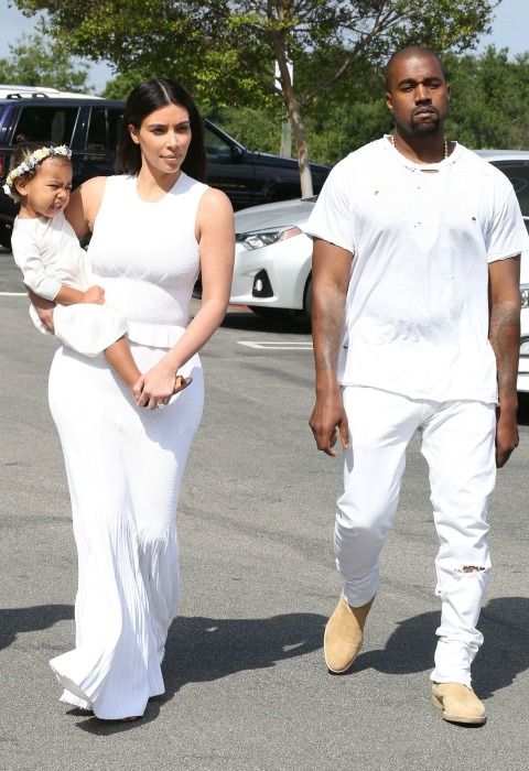 El total look white de los Kardashian-West.
