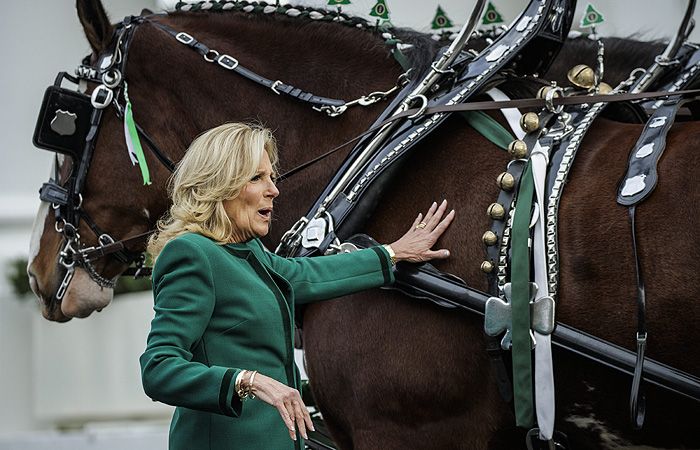 Jill Biden con el caballo 