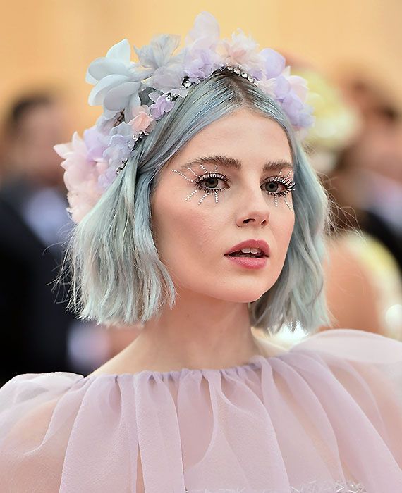 gala met maquillaje ojos lucy boynton 1a