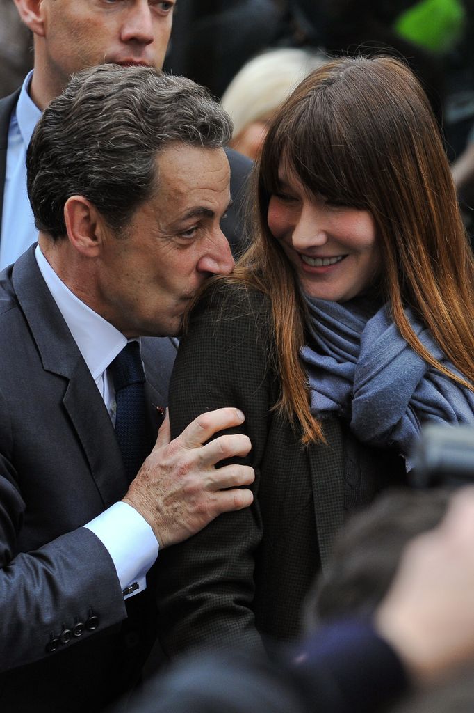 Nicolas Sarkozy y Carla Bruni en un acto de la campaña presidencial de 2012