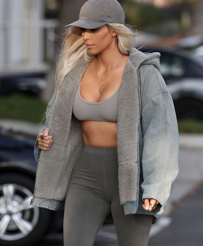 Kim Kardashian paseando por Los Ángeles