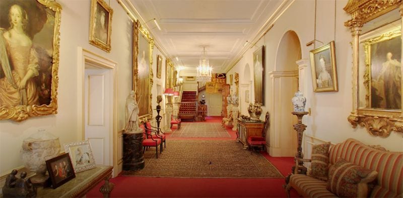 interior entrada clarence house