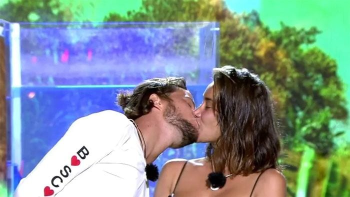 Adara y Bosco se besan en la final de Supervivientes 