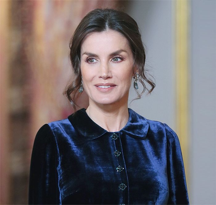 La reina Letizia sorprende con un nuevo peinado 'messy'