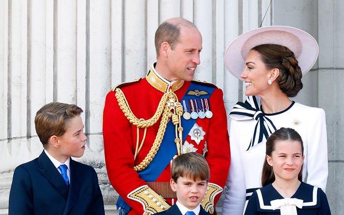 Príncipes de Gales con sus hijos 