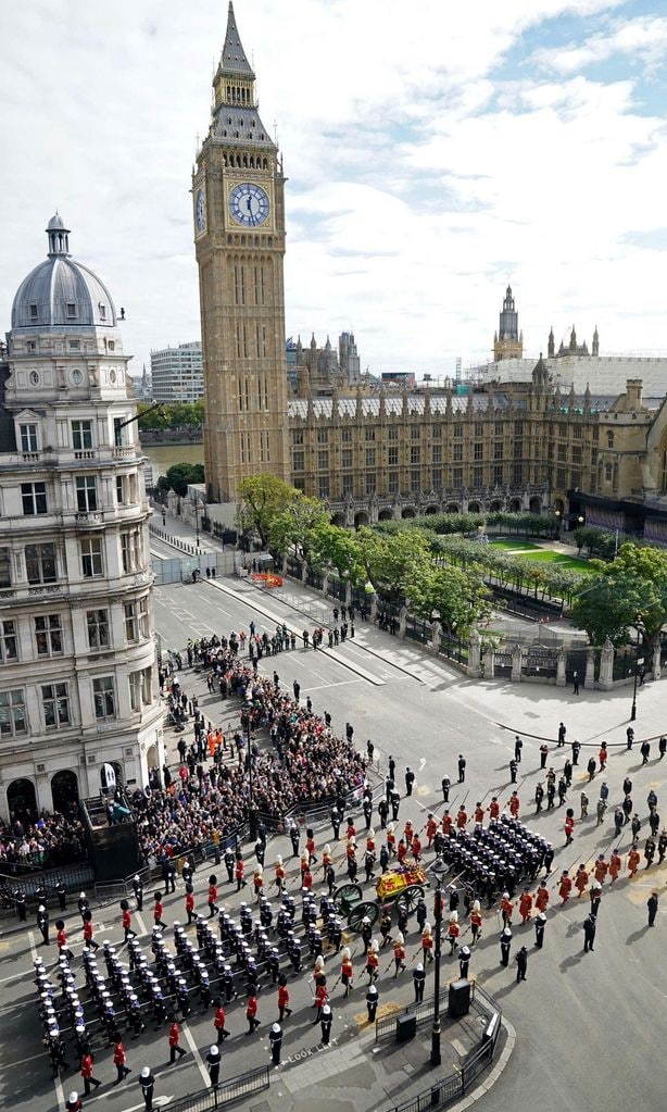 procesi n de la reina isabel ii a windsor