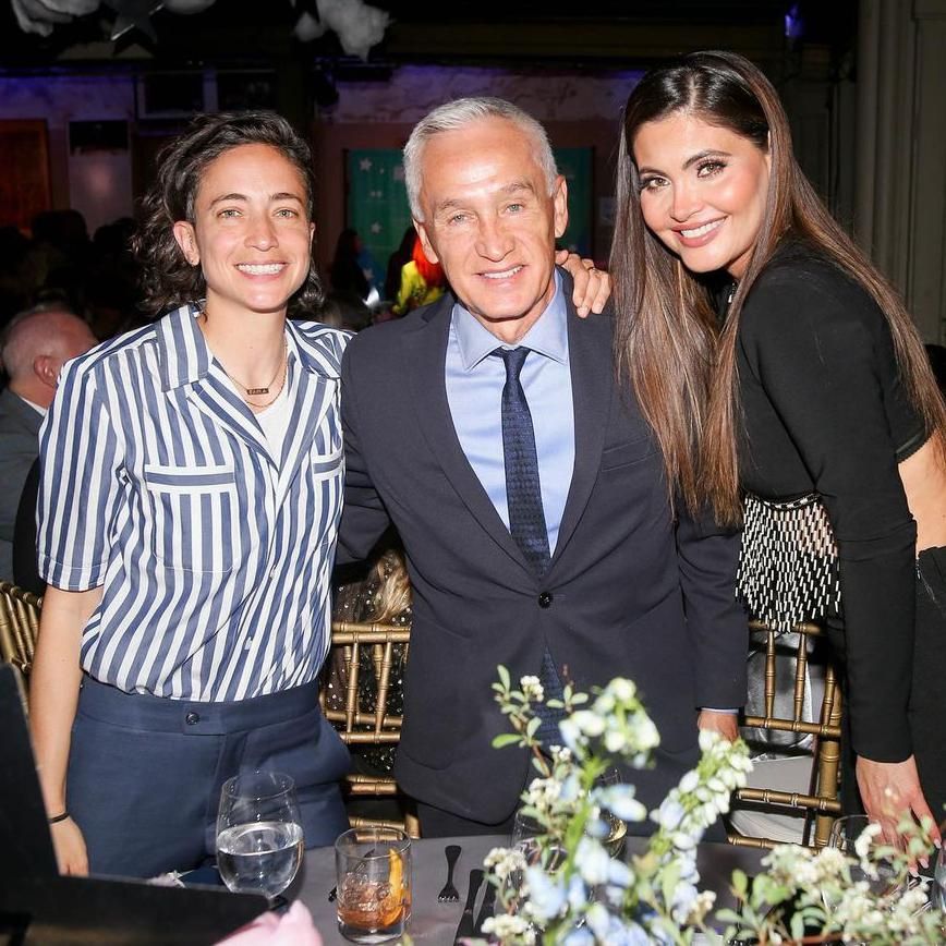 Jorge Ramos con su hija Paola y Chiqui