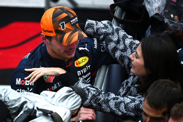 Max Verstappen y Kelly Piquet