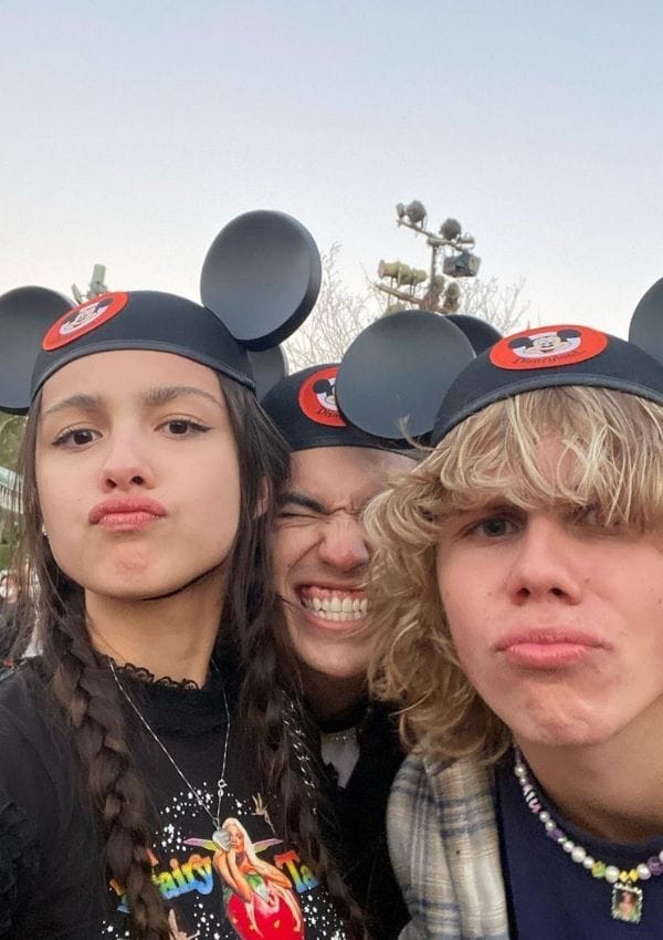 Olivia Rodrigo, Conan Gray y The Kid LAROI en Disney World