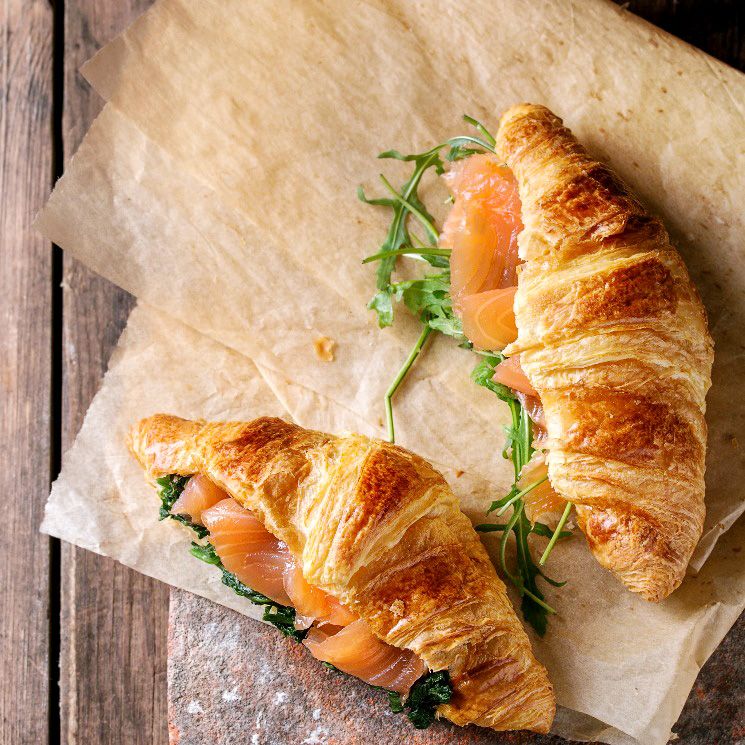 croissant noruego salmon