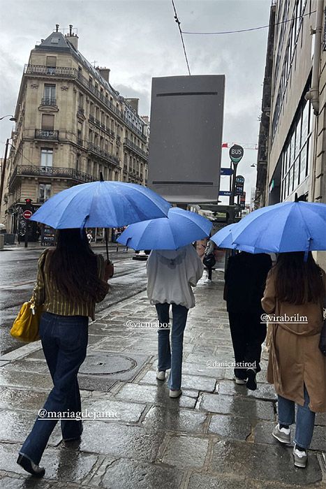 victoria de marichalar con maria pombo y maria g de jaime en paris