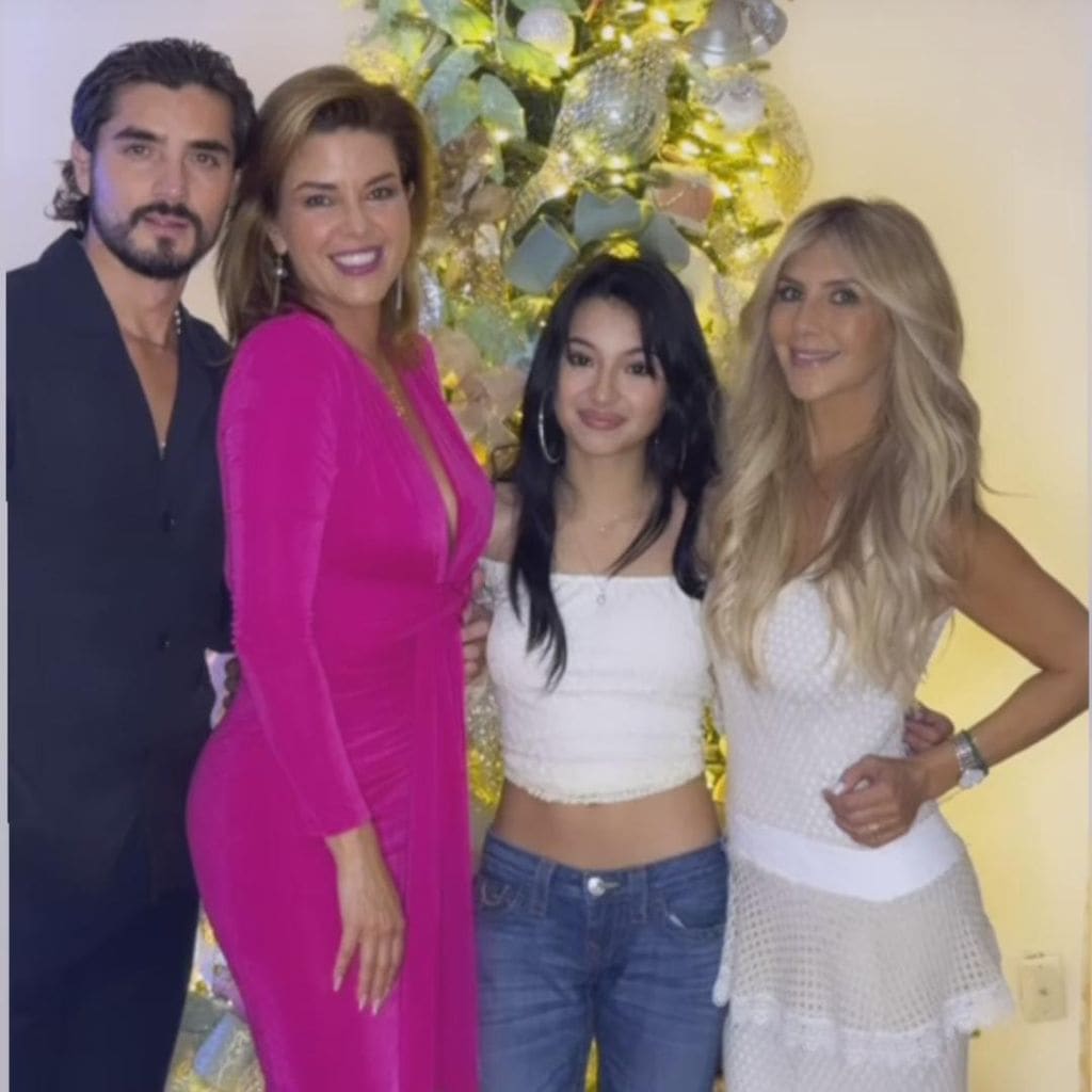 Alicia Machado con si hija Dinorah y Christian Estrada