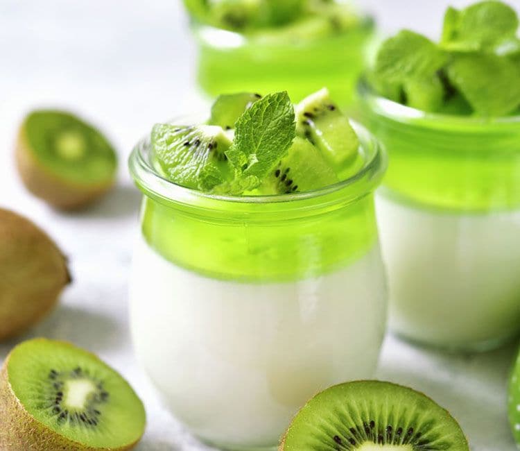 'Panna cotta' con gelatina de kiwi