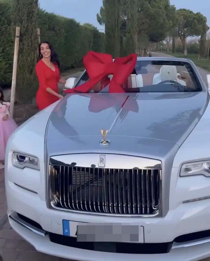 Cristiano Ronaldo añade un nuevo coche de lujo de 175,000 euros a su impresionante colección