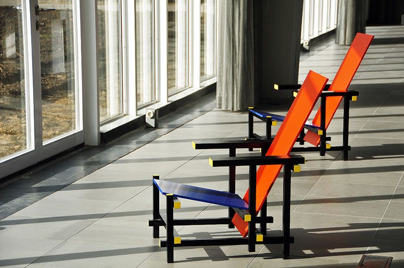 22-Red-Blue-chair-de-Rietveld