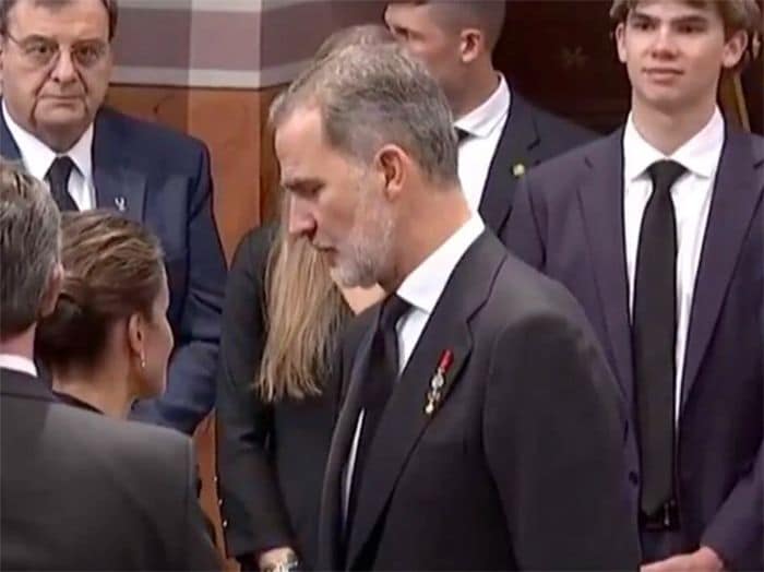 La reina Letizia saludando a su sobrino Miguel