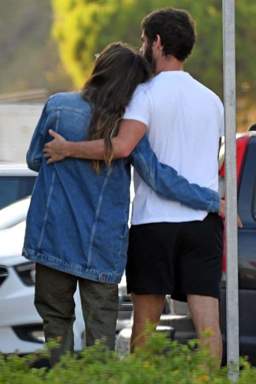 ¡Todo sonrisas! Isco Alarcón y Sara Sálamo pasean su amor por Málaga