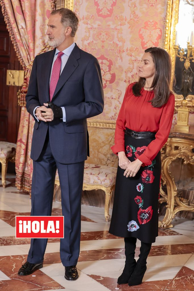 Reina Letizia falda flores