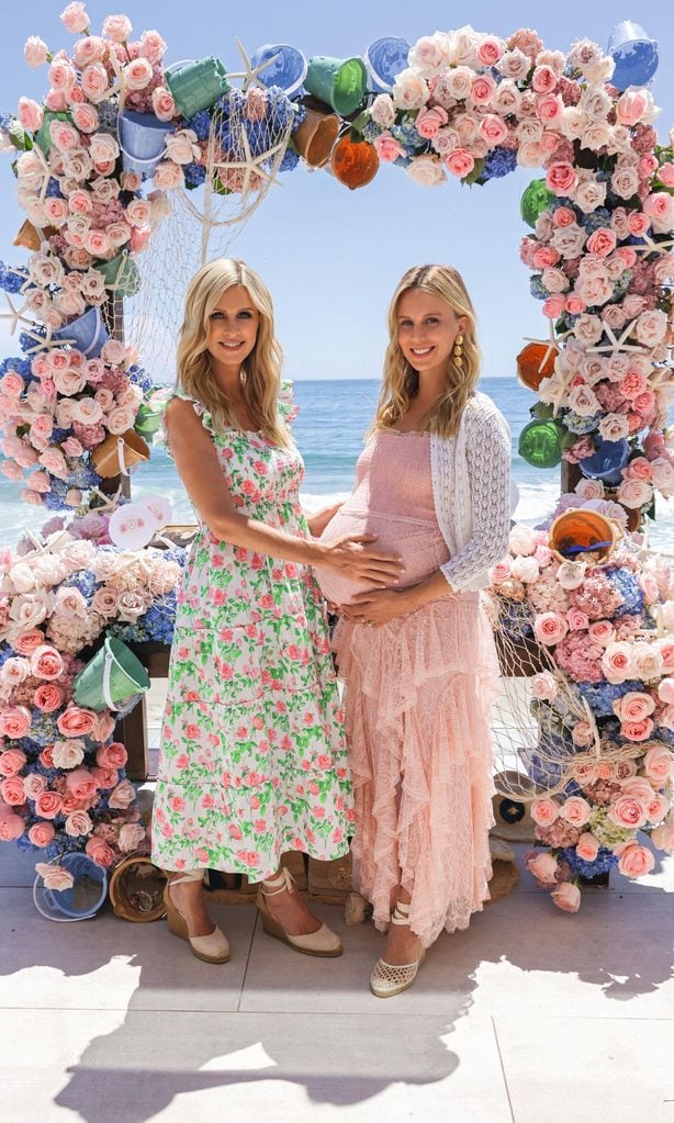 Nicky Hilton y Tessa HOLA 4073