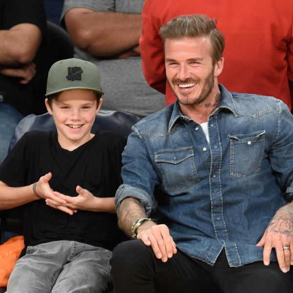 Quién sabe si dentro de poco Cruz Beckham se convertirá en el próximo fenómeno fan adolescente. ¡Tablas no le faltan!
