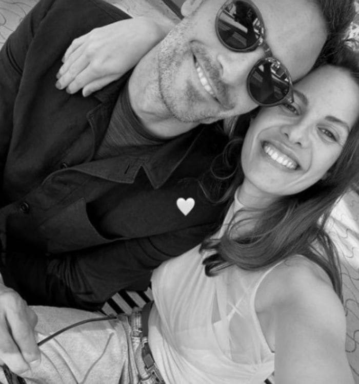 Jessica Bueno y Pablo Marqués sonriendo