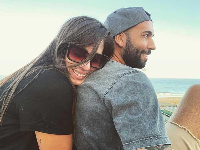 Anabel junto a su pareja durante las vacaciones