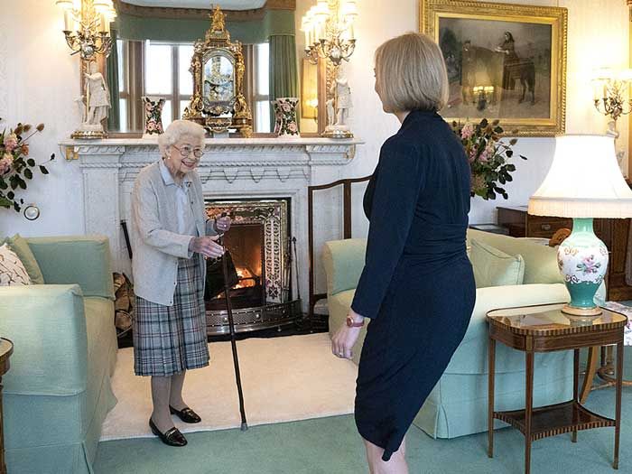 Isabel II y Liz Truss