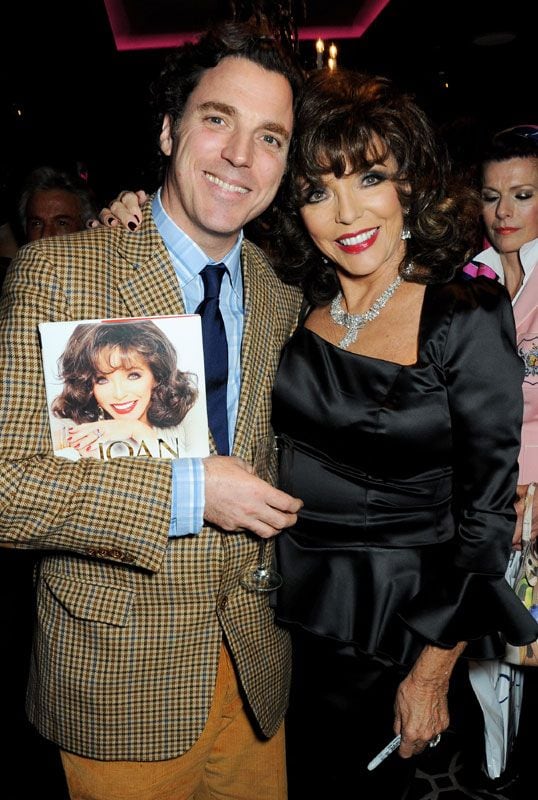 Joan Collins con su hijo 