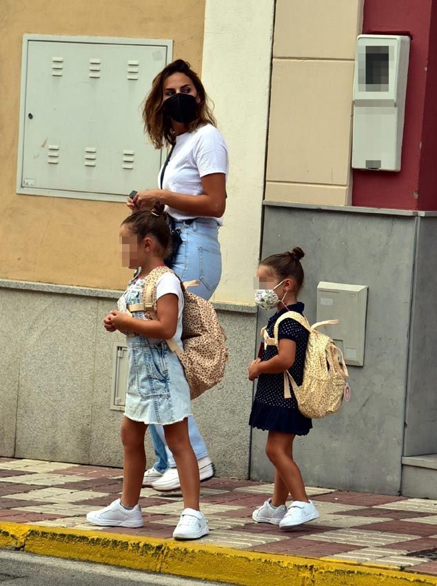 Irene Rosales y sus hijas