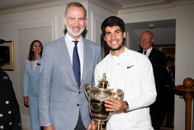 El rey Felipe vibra con la victoria de Carlos Alcaraz en la Catedral del tenis