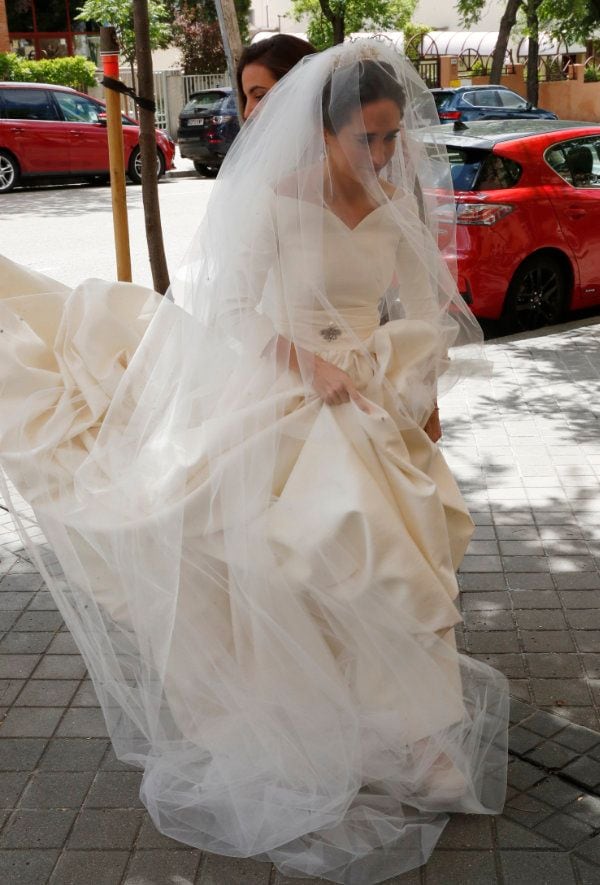 Mónica Remartínez: su vestido de novia durante la boda con Ricardo Gómez-Acebo Botín