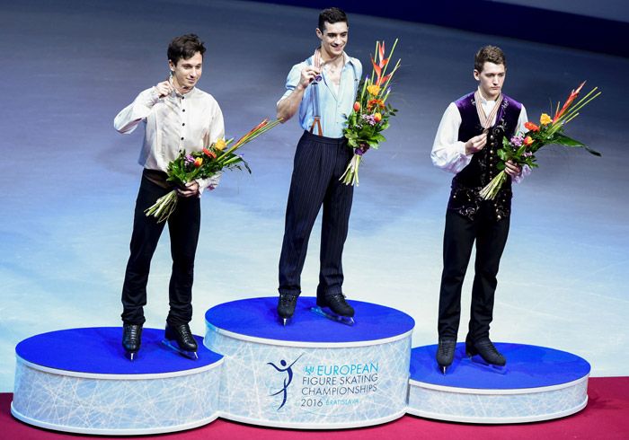 Javier Fernández dejó sin opciones al israelí Alexei Bychenko (plata) y al ruso Maxim Koynut (bronce)
