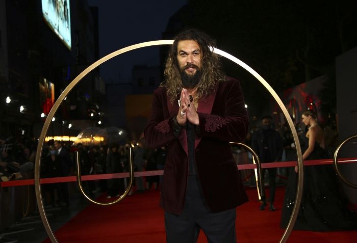 Jason Momoa aislado por dar positivo en COVID-19