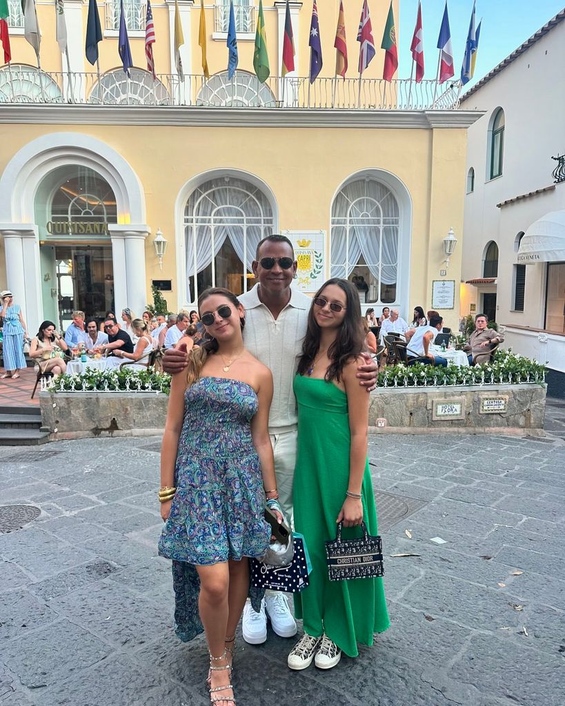 Alex Rodriguez ha disfrutado su viaje por Italia junto a sus hijas Natasha y Ella.