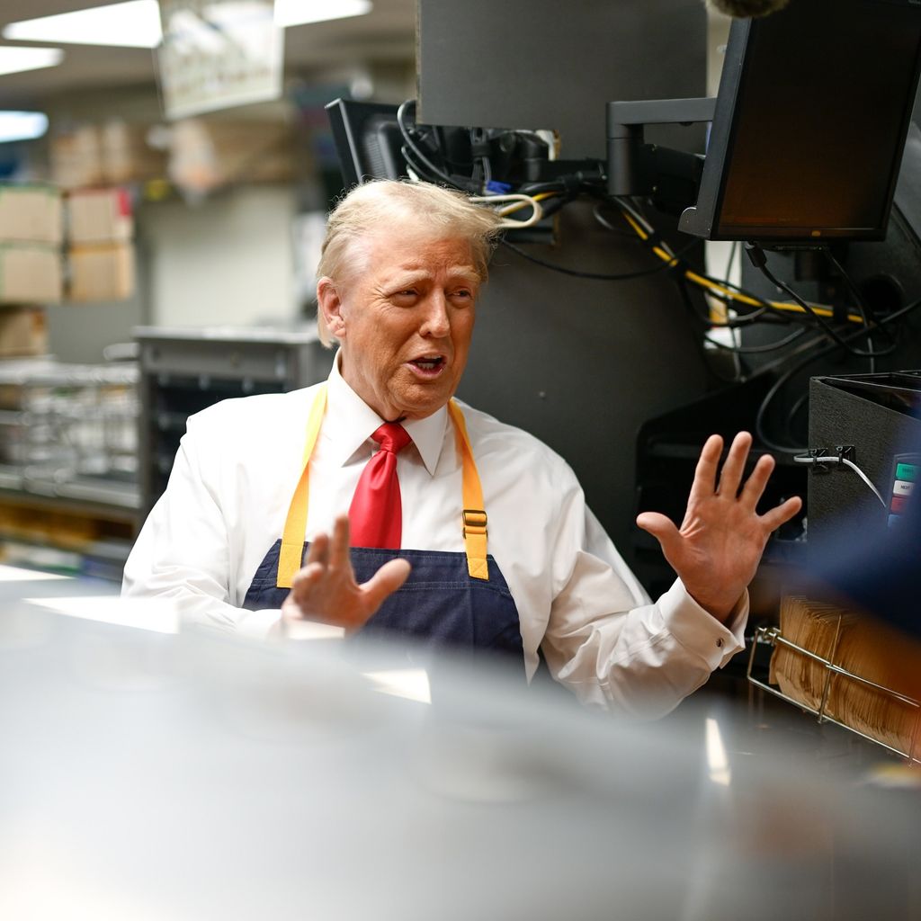 Donald Trump hizo un acto de campaña en un McDonald's en Pensilvania.