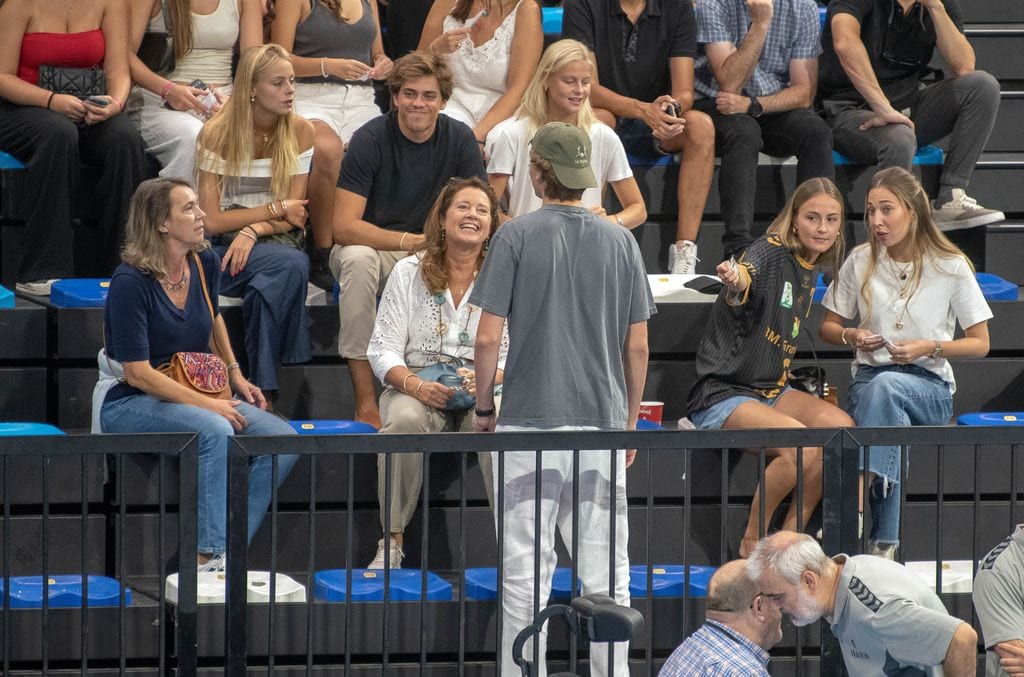 La Infanta Cristina, Alexia de Grecia, Johanna Zott, Olympia Beracasa y Miguel Urdangarin en el partido de Pablo Urdangarin a 07 de Septiembre en Granollers 