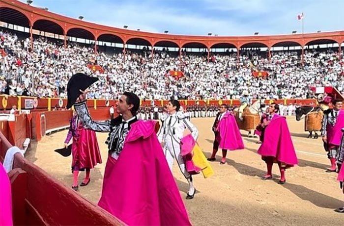 Roca Rey toreó en la plaza de Acho en Perú