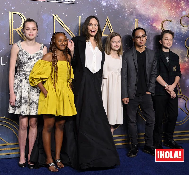 Angelina Jolie y sus hijos en la alfombra roja