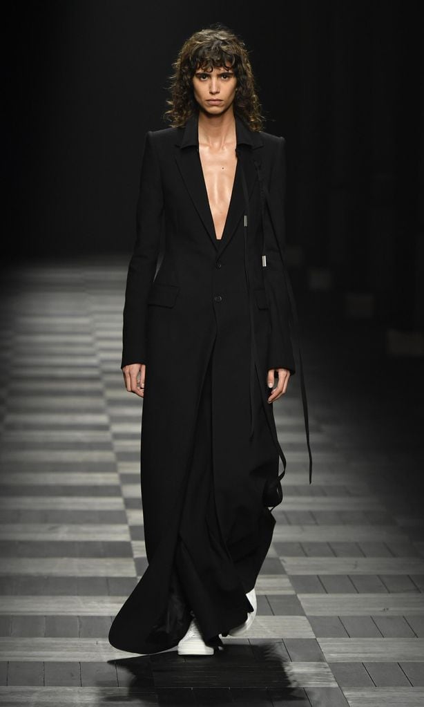 Ann Demeulemeester - Runway - Fall/Winter 2022-2023 Paris Fashion Week