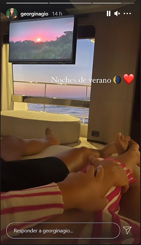 Georgina Rodríguez se convierte en una 'sirena' en su posado más sexy