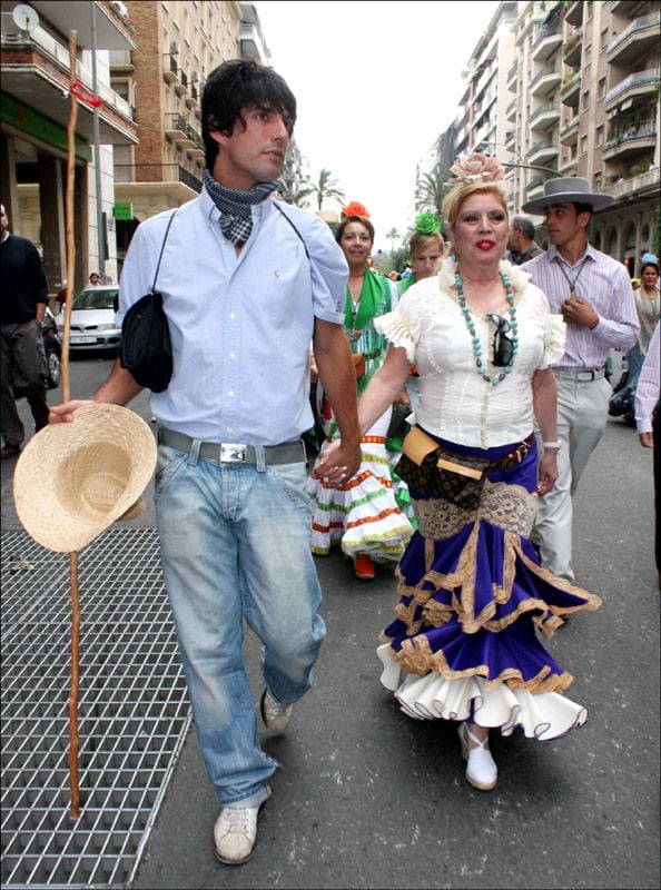 Alejandro Sancho con su madre, María Jiménez 