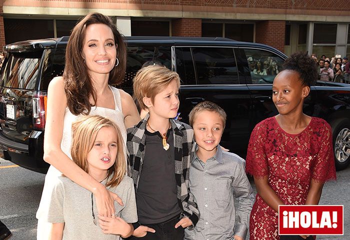 Angelina Jolie con sus hijos