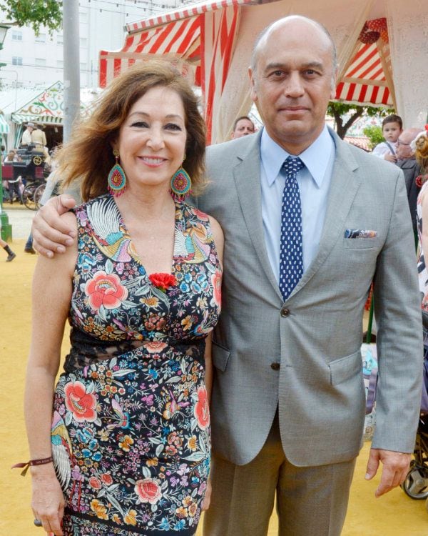 Ana Rosa Quintana y Juan Muñoz  en la Feria de Abril de Sevilla 