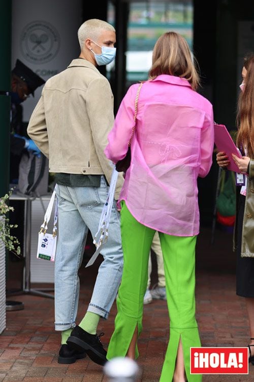 Romeo Beckham y Mia Regan