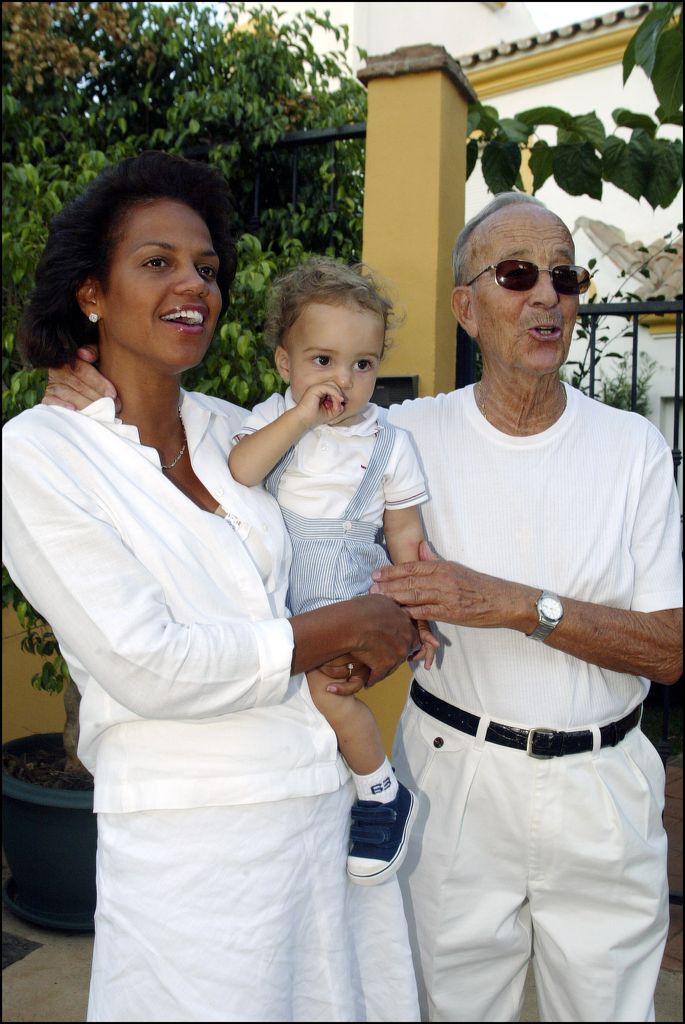 Julio Iglesias Puga y Ronna Keitt, con su hijo Jaime en Marbella (2005)