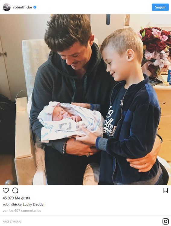 Robin Thicke publica la primera imagen junto a sus dos hijos