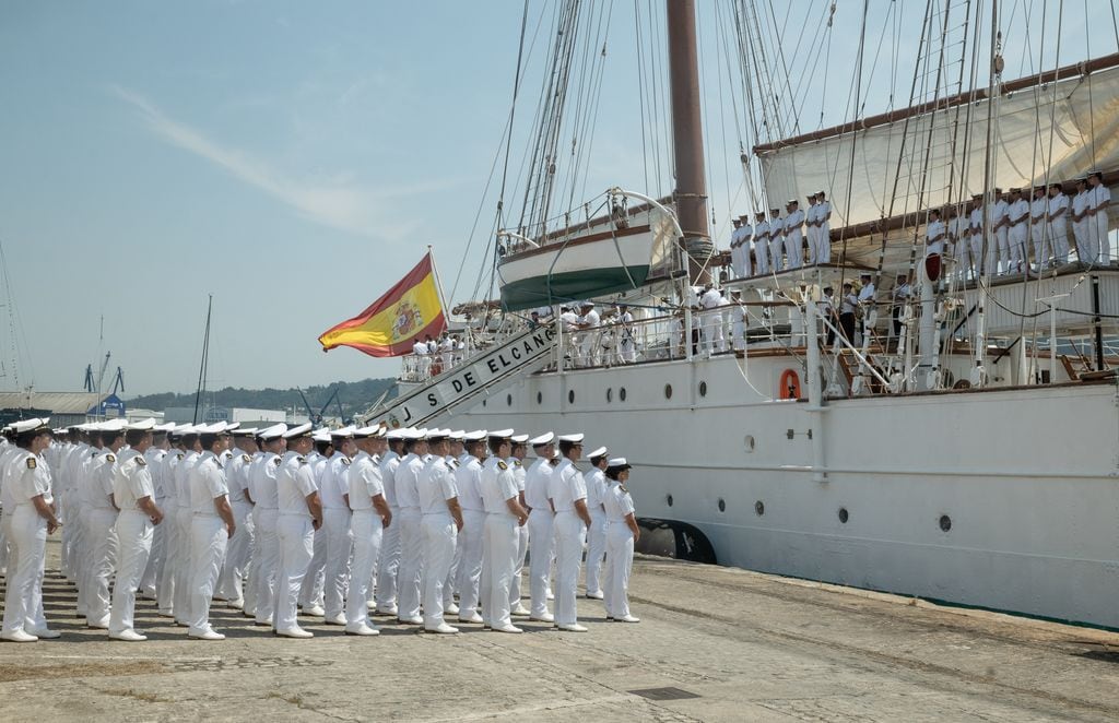 El buque escuela de La Armada Juan Sebastián de Elcano llegando a su última parada