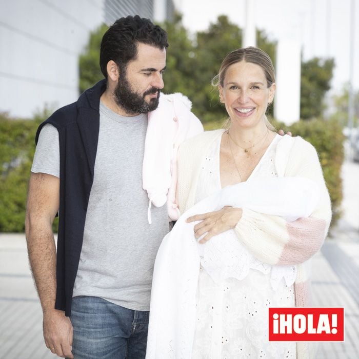 Carola Baleztena y Emiliano Suárez ya están en casa con su hija Juana