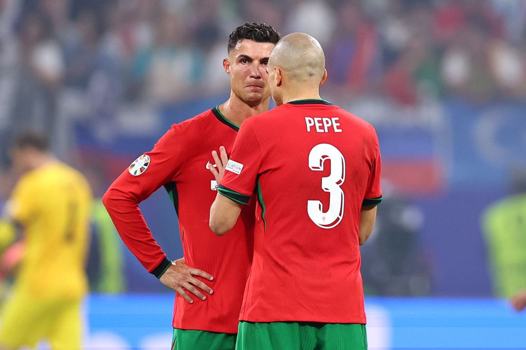 Cristiano, en un mar de lágrimas mientras Pepe trata de levantar su ánimo